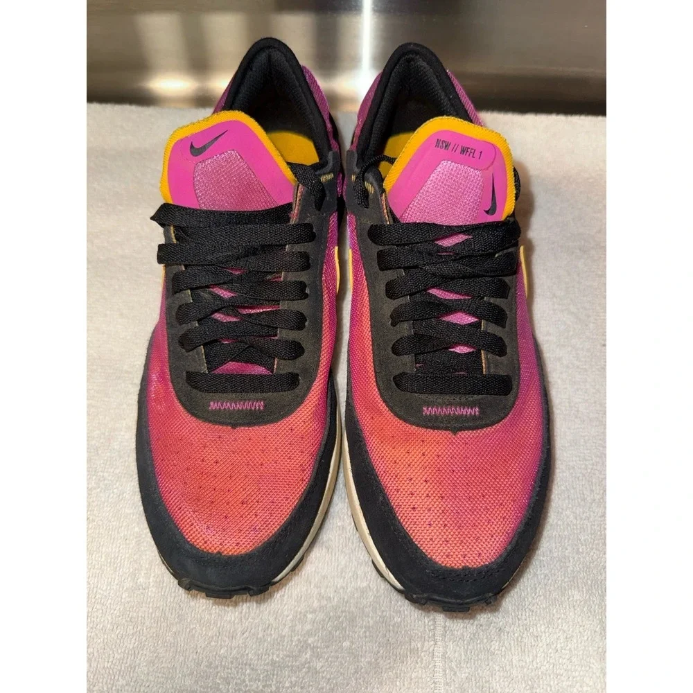 Nike Waffle‎ One Size 5.5Y/Women's Size 7Fuchsia Running Shoes Sneakers